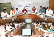 शासन की योजनाओं का हो प्रभावी क्रियान्वयन, अंतिम व्यक्ति तक पहुंचे लाभ-सांसद संतोष पाण्डेय