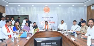 उप मुख्यमंत्री और उद्योग मंत्री ने कबीरधाम में विकास कार्यों और जनकल्याणकारी योजनाओं की मैराथन समीक्षा