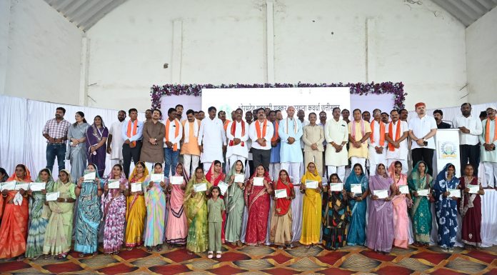 उप मुख्यमंत्री श्री विजय शर्मा ने किसानों को वितरित किए शेयर प्रमाण पत्र**अंशधारी सदस्यता से किसानों की भागीदारी होगी और मजबूत