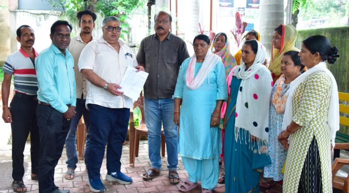 जनदर्शन में पर्यटन एवं संस्कृति मंत्री राजेश अग्रवाल ने सुनीं लोगों की समस्याएं, त्वरित समाधान के दिए निर्देश