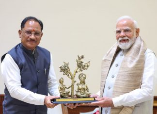 प्रधानमंत्री नरेंद्र मोदी से मुख्यमंत्री विष्णु देव साय ने की भेंट, छत्तीसगढ़ के विकास और ‘बस्तर विजन’ पर हुई विस्तृत चर्चा