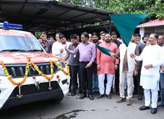 मुख्यमंत्री विष्णु देव साय ने धरसींवा विधानसभा को दी निःशुल्क एम्बुलेंस की सौगात