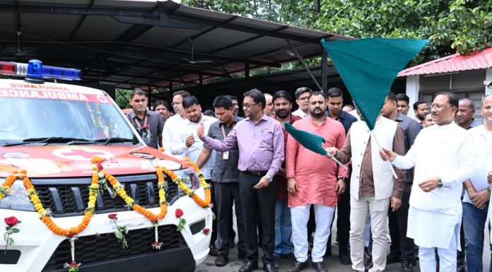 मुख्यमंत्री विष्णु देव साय ने धरसींवा विधानसभा को दी निःशुल्क एम्बुलेंस की सौगात