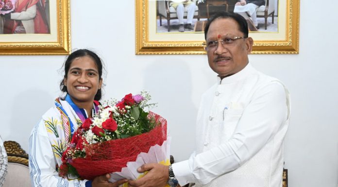 राष्ट्रमंडल खेलों की रजत पदक विजेता ज्ञानेश्वरी यादव का मुख्यमंत्री निवास में भव्य स्वागत