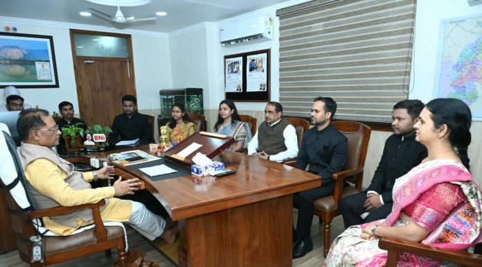 कर्तव्यनिष्ठ होकर जनसेवा एवं सुशासन के लिए जमीनी स्तर पर करें बेहतर कार्य: मुख्यमंत्री विष्णु देव साय