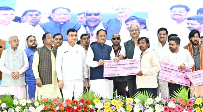 विशेष लेख : ढाई साल की उपलब्धियाँ- छत्तीसगढ़ का श्रमिक कल्याण के क्षेत्र में नई पहचान