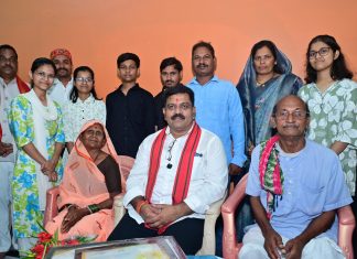 तीन बहनों ने एक साथ पास की नीट परीक्षा, उप मुख्यमंत्री श्री विजय शर्मा ने घर पहुंचकर दी बधाई