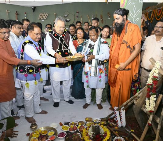 हरेली तिहार पर मुख्यमंत्री निवास में साकार हुई छत्तीसगढ़ की लोक संस्कृति, कृषि परंपरा और ग्रामीण जीवन की जीवंत झांकी