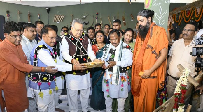 हरेली तिहार पर मुख्यमंत्री निवास में साकार हुई छत्तीसगढ़ की लोक संस्कृति, कृषि परंपरा और ग्रामीण जीवन की जीवंत झांकी