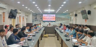 जिले में बैंकिंग योजनाओं के लक्ष्यों की शत-प्रतिशत पूर्ति सुनिश्चित करें : कलेक्टर अबिनाश मिश्रा