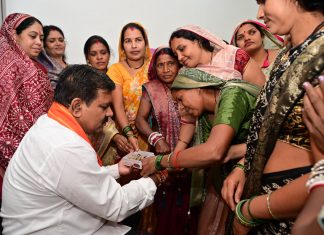 बिहान की दीदियों ने उपमुख्यमंत्री विजय शर्मा को राखी बांधकर दी बधाई, साझा किए गुजरात भ्रमण के अनुभव