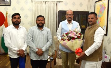 राज्यपाल रमेन डेका से अखिल भारतीय कुर्मी क्षत्रिय महासभा के प्रतिनिधिमंडल की सौजन्य मुलाकात