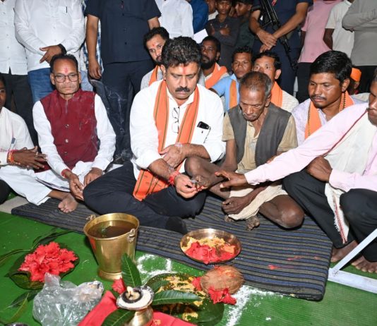 उप मुख्यमंत्री विजय शर्मा ने मुड़घुसरी में 1.48 करोड़ रुपए के तीन सड़क का किया भूमिपूजन