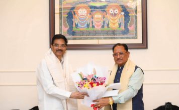 मुख्यमंत्री विष्णु देव साय ने ओडिशा के राज्यपाल डॉ. हरि बाबू कंभमपति से की शिष्टाचार भेंट