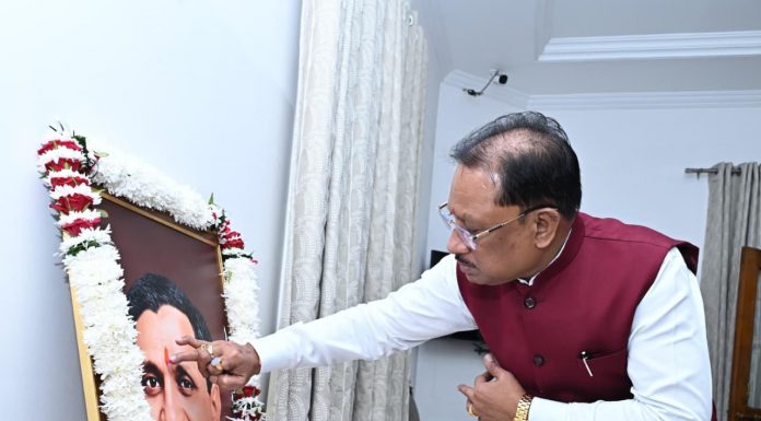 मुख्यमंत्री विष्णुदेव साय ने पंडित दीनदयाल उपाध्याय की जयंती पर उन्हें किया नमन