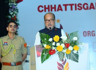 विचारों को उद्यम में बदलने का साहस रखें युवा- रमेन डेका