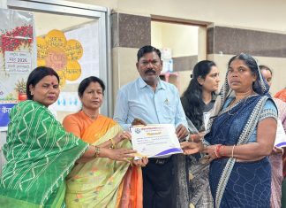 नगर पालिक निगम दुर्ग के ‘आंगन मिलन’ कार्यक्रम में आंगनबाड़ी कार्यकर्ताओं, सहायिकाओं और मितानिनों का हुआ सम्मान