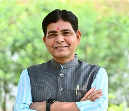 ग्रामीण अंचलों और सार्वजनिक स्थलों पर रात के अंधेरे से मिलेगी मुक्ति, सुरक्षा एवं नागरिक सुविधाओं में होगा विस्तार – राजस्व मंत्री टंक राम वर्मा