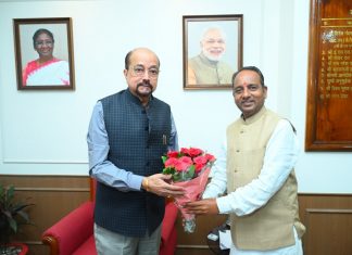 राज्यपाल डेका से छत्तीसगढ़ रेड क्रॉस समिति के अध्यक्ष ने की सौजन्य भेंट