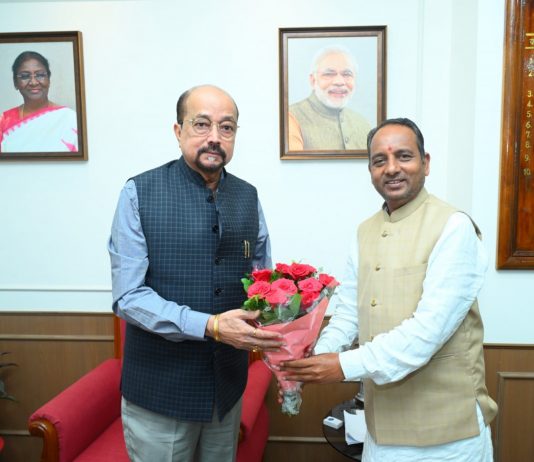 राज्यपाल डेका से छत्तीसगढ़ रेड क्रॉस समिति के अध्यक्ष ने की सौजन्य भेंट