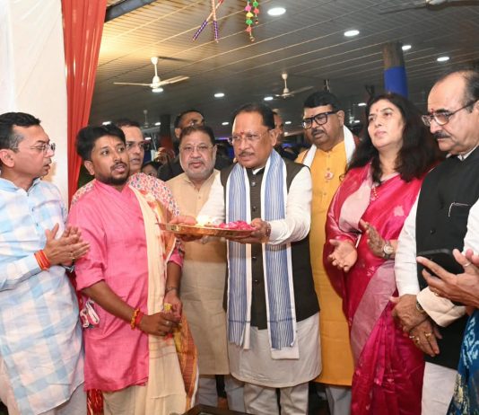 मुख्यमंत्री निवास में गरबा महोत्सव की धूम, भक्ति और उल्लास के रंग में रंगा आयोजन