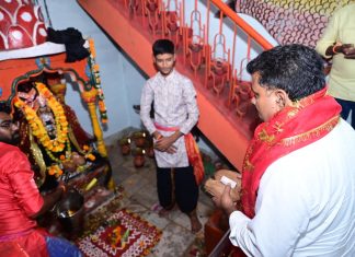 महाअष्टमी पर उप मुख्यमंत्री विजय शर्मा ने किए मां दंतेश्वरी, मां परमेश्वरी और मां चंडी के दर्शन