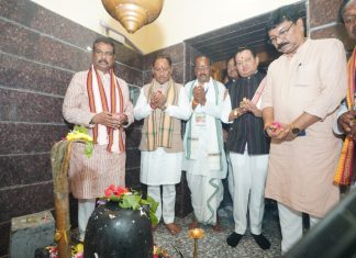 मुख्यमंत्री विष्णु देव साय ने रामचंडी मंदिर में पूजा-अर्चना कर प्रदेश की खुशहाली एवं सुख-समृद्धि की कामना की