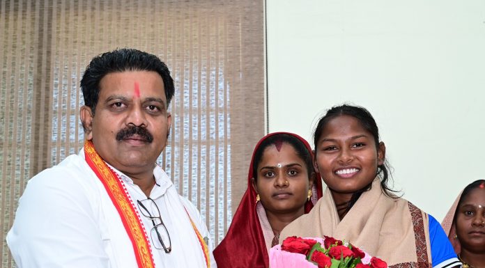 एशिया कप विजेता गीता यादव से मिले उप मुख्यमंत्री एवं कवर्धा विधायक विजय शर्मा