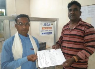 बेटियों की पढ़ाई की राह हुई आसान, सेवा सेतु केन्द्र से रामप्रसाद को समय पर मिला आय प्रमाण पत्र