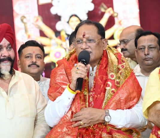 मुख्यमंत्री विष्णु देव साय ने मां काली और मां दुर्गा की पूजा-अर्चना कर प्रदेश की सुख-समृद्धि की कामना की