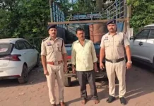 अवैध डीजल परिवहन पर पुलिस का शिकंजा, 7 ड्रमों में भरा डीजल जब्त