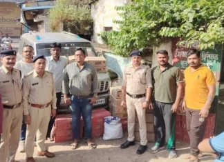 आबकारी विभाग की नाकेबंदी में 45 पेटी शराब और स्कॉर्पियो जब्त